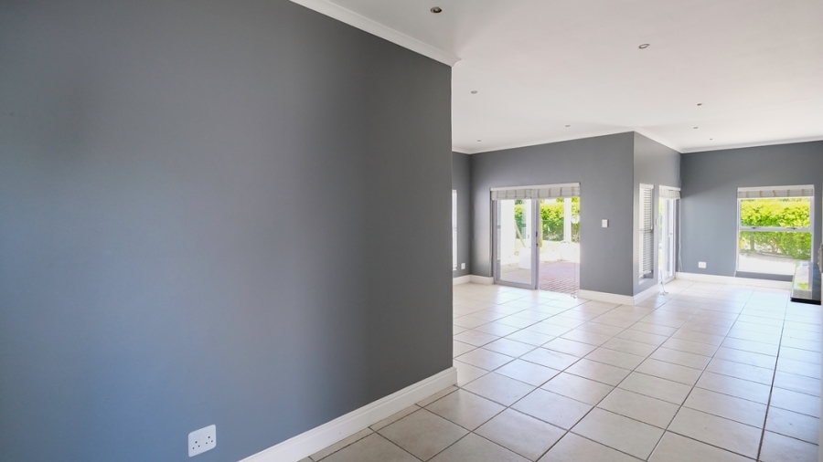 To Let 3 Bedroom Property for Rent in Kingswood Golf Estate Western Cape